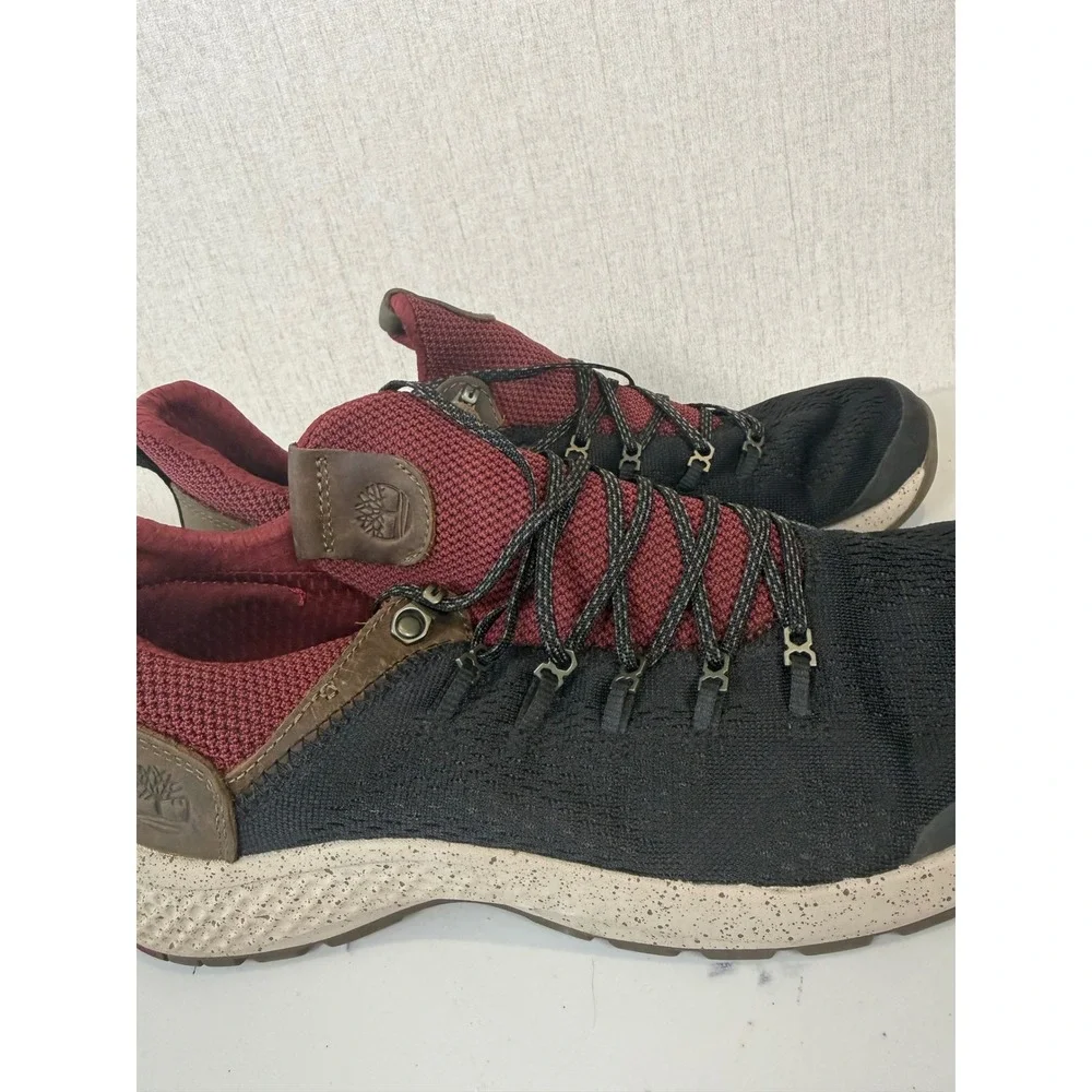 TIMBERLAND MEN'S FLYROAM TRAIL‎ LOW SNEAKERS size 10.5 color black and burgundy